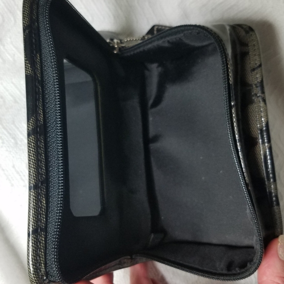 Has anyone seen another one? Coach makeup case - Picture 7 of 9